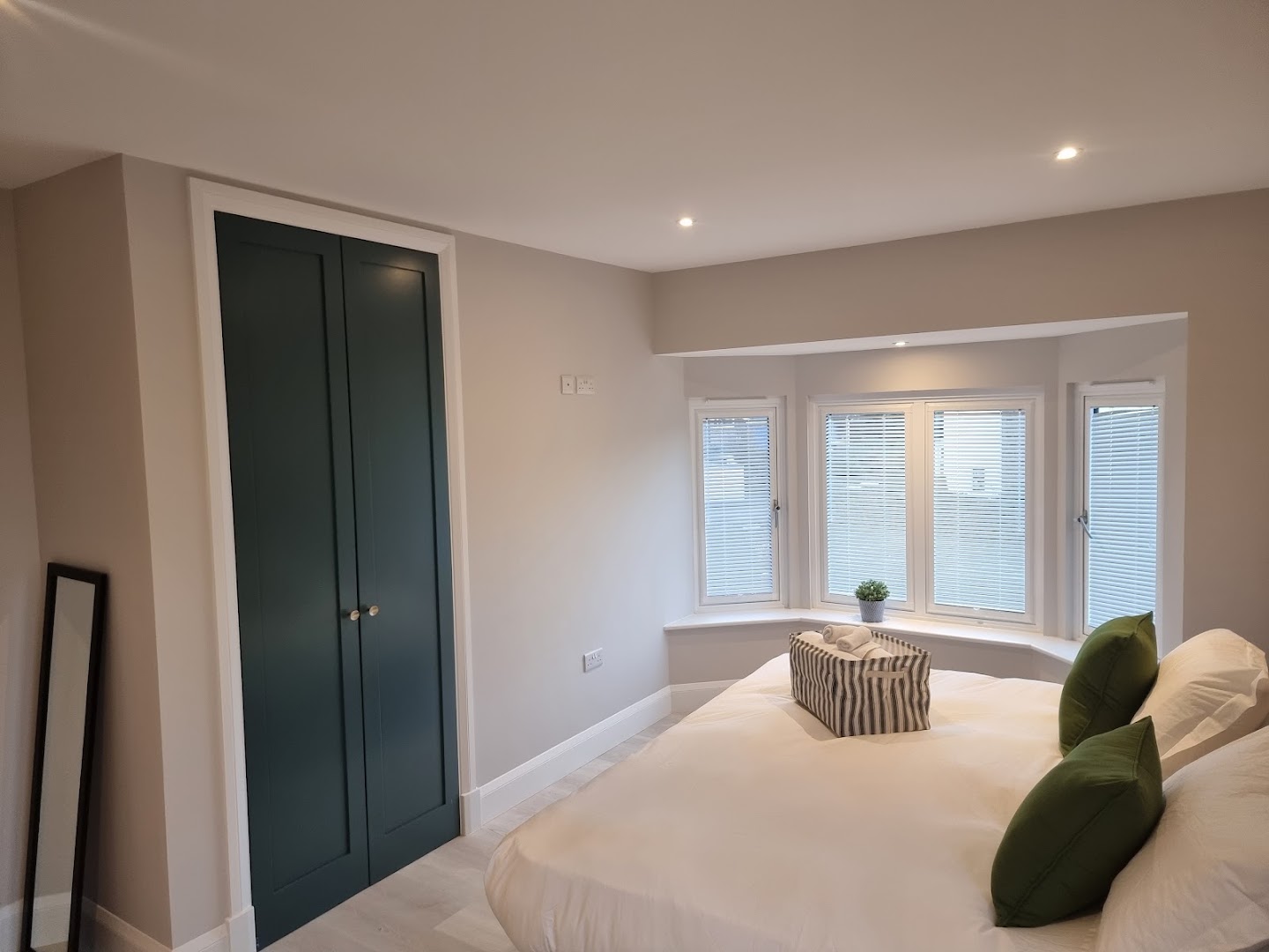 D.George Painter & Decorator — Photos 11